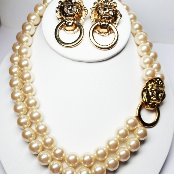 KENNETH JAY LANE LION HEAD PEARL NECKLACE - Picture 5 of 8